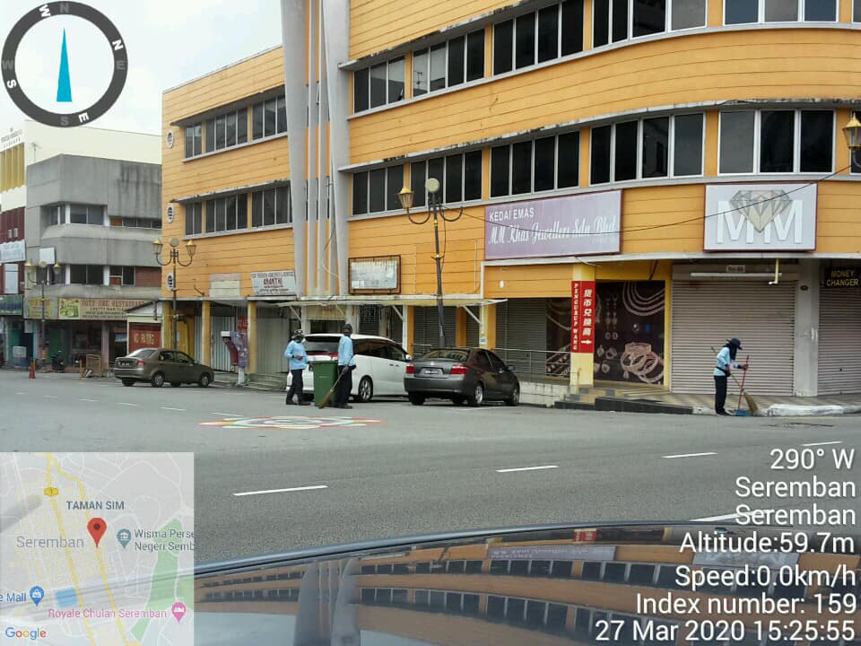 PEMBERSIHAN JALAN DI JALAN-JALAN JKR