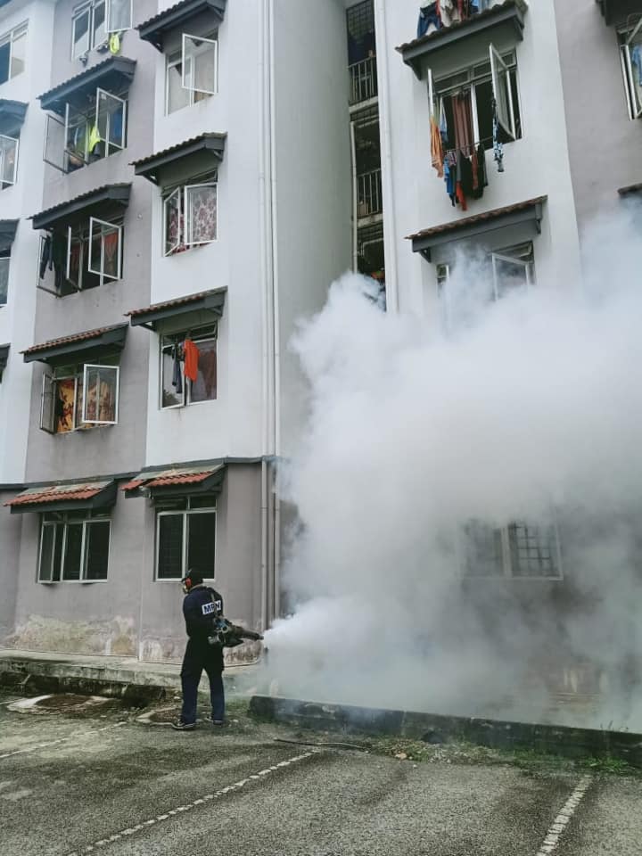 AKTIVITI KAWALAN DEMAM DENGGI DALAM KAWASAN MBS-3