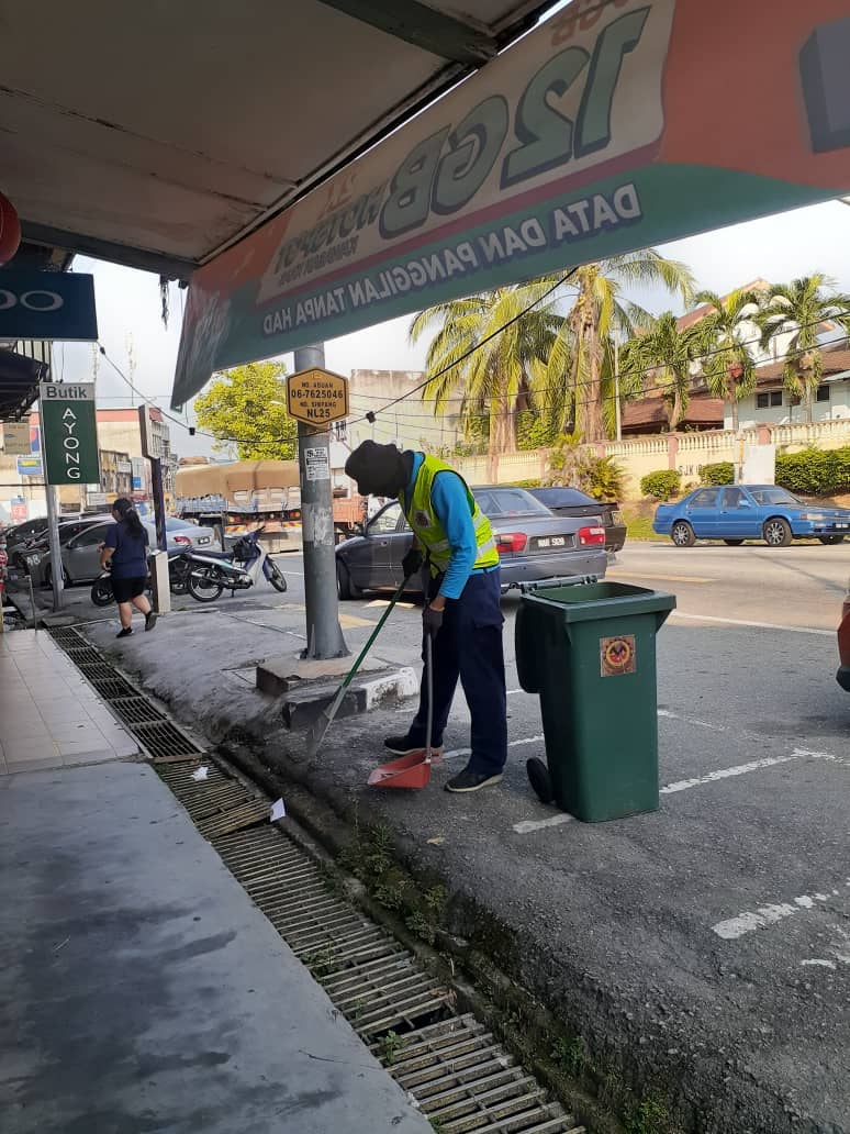JALAN PEKAN NILAI