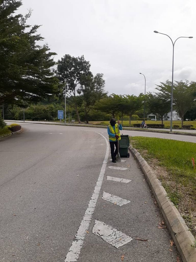 PEMBERSIHAN JALAN JKR