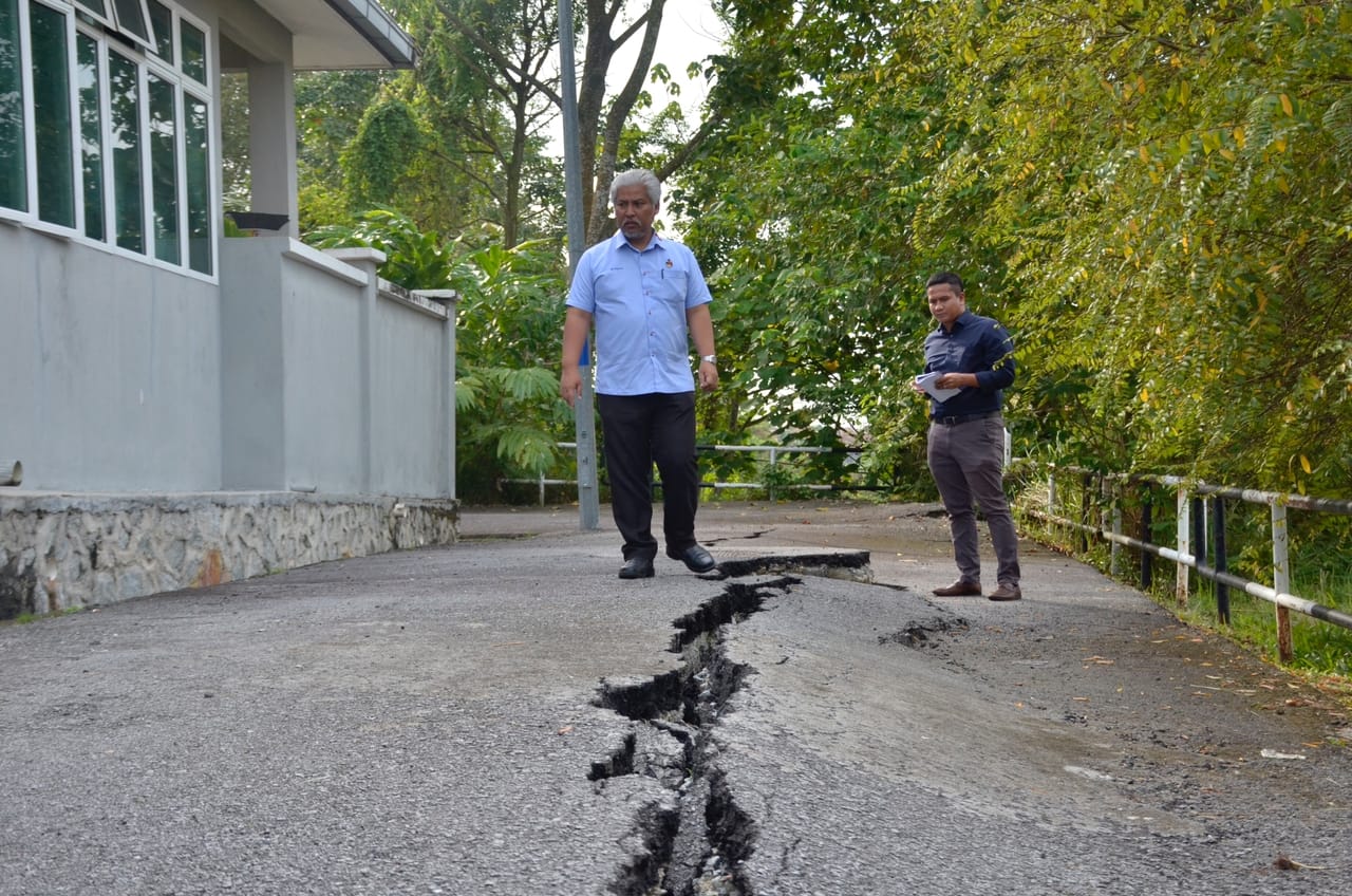LAWATAN TURUN PADANG SETIAUSAHA MAJLIS BANDARAYA SEREMBAN DI JALAN KIARA INDAH