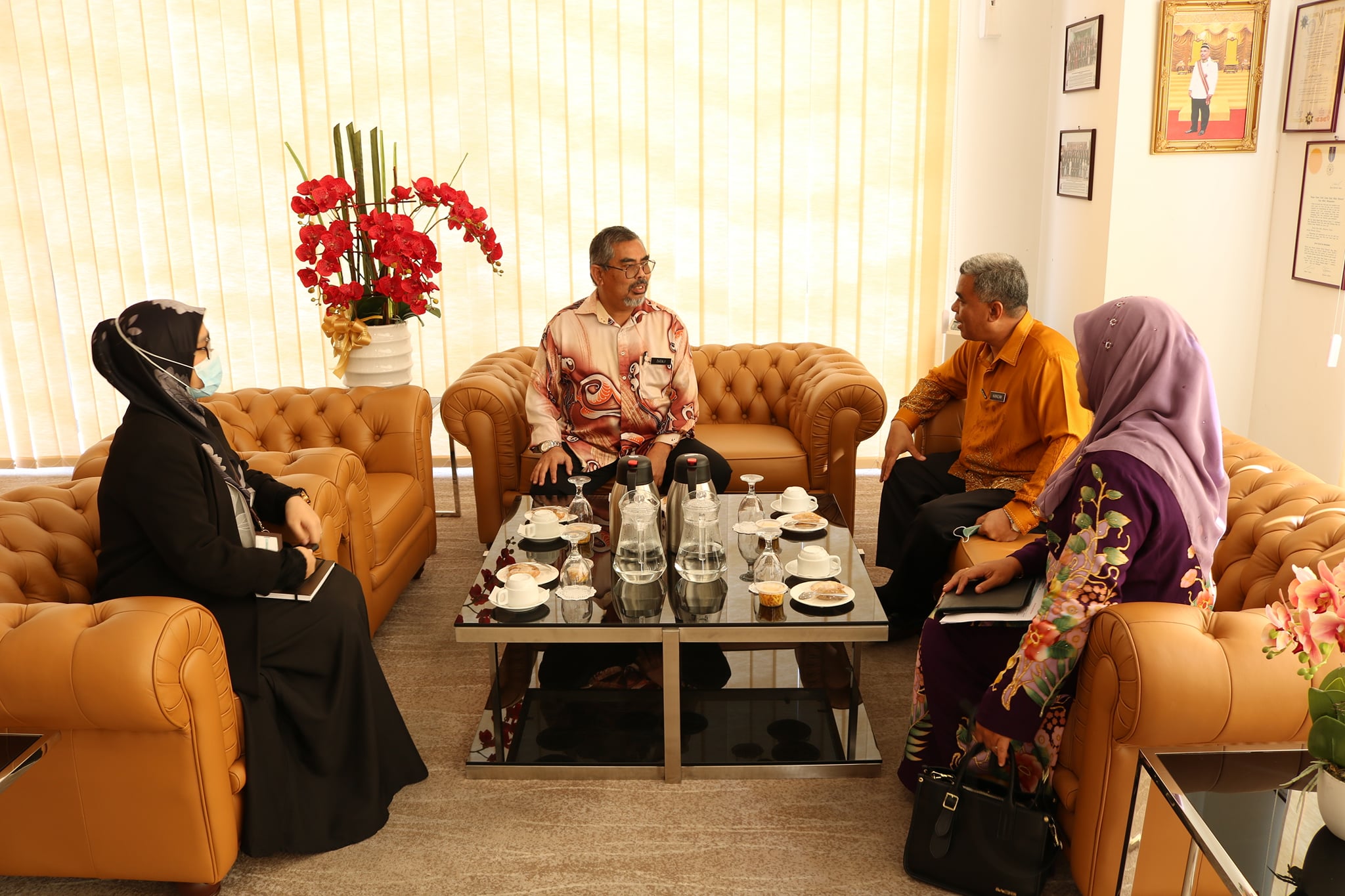 KUNJUNGAN HORMAT KETUA PEGAWAI PENDIDIKAN DAERAH SEREMBAN DAN PENOLONG PEGAWAI PENDIDIKAN DAERAH SEREMBAN 