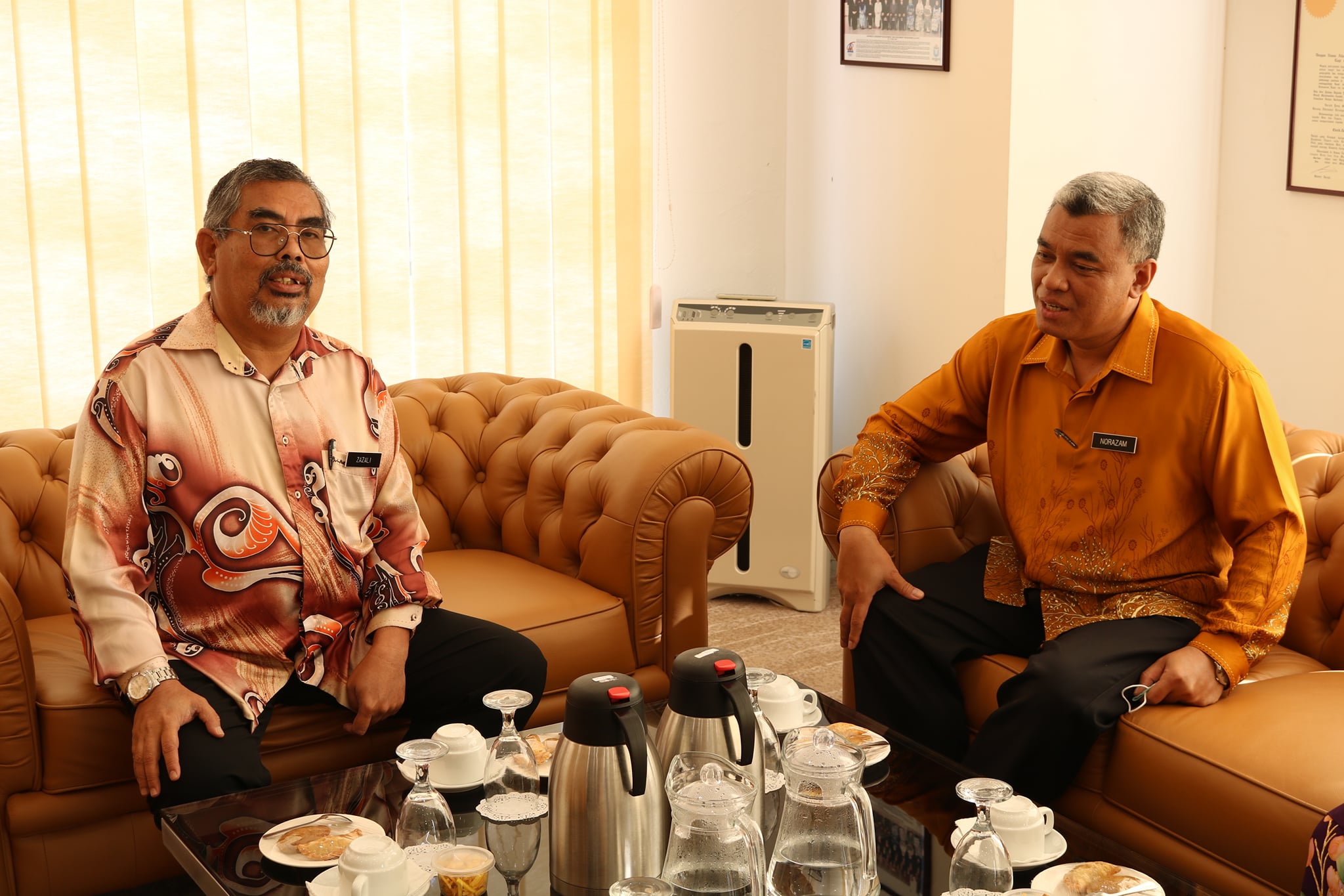 KUNJUNGAN HORMAT KETUA PEGAWAI PENDIDIKAN DAERAH SEREMBAN DAN PENOLONG PEGAWAI PENDIDIKAN DAERAH SEREMBAN 
