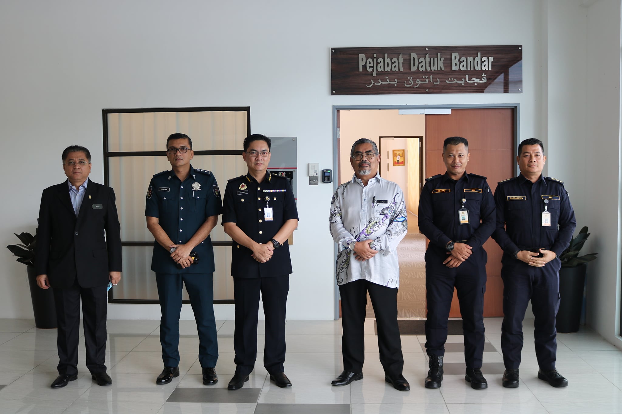 KUNJUNGAN HORMAT OLEH TUAN AZRIN BORHAN PENGARAH JABATAN PENGANGKUTAN JALAN (JPJ) NEGERI SEMBILAN