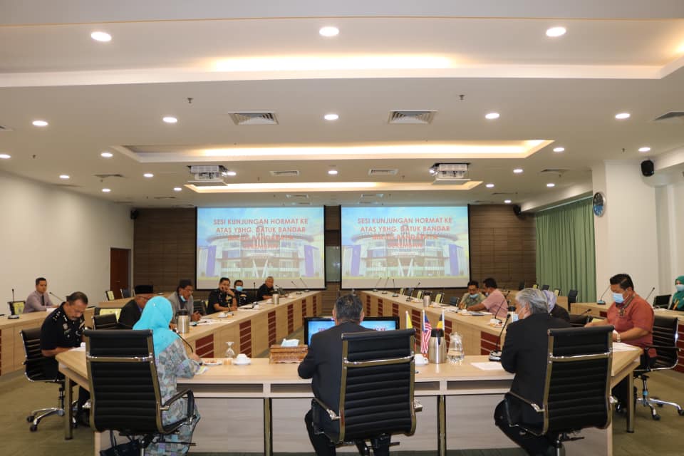 KUNJUNGAN HORMAT 