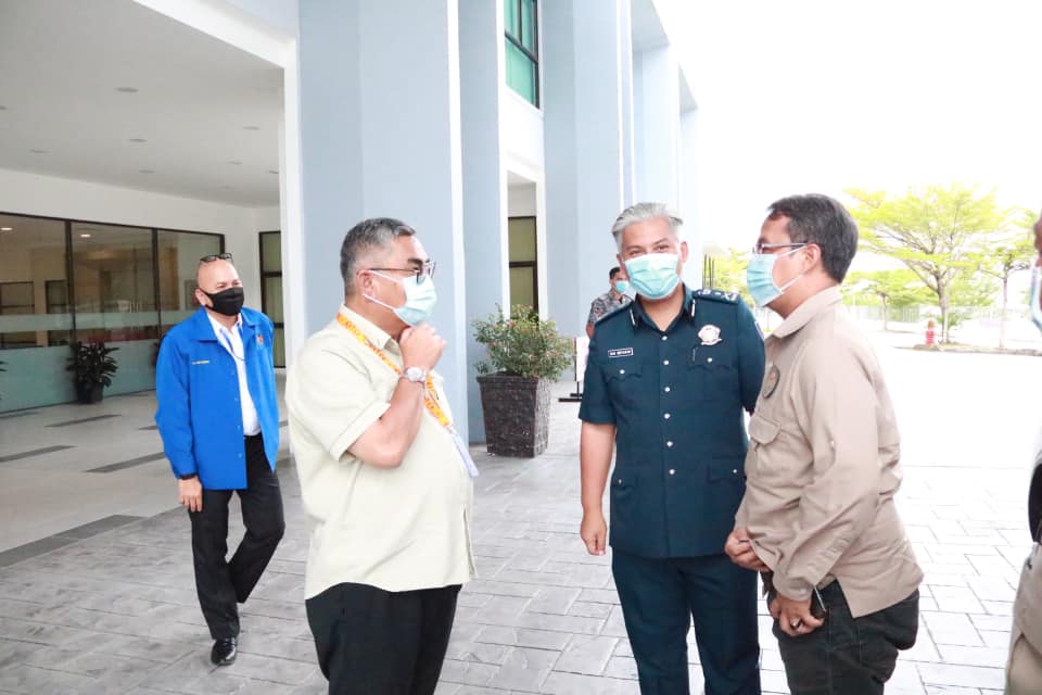 SESI PENYERAHAN BAHAN KEMPEN COVID-19 OLEH AGENSI PENGURUSAN BENCANA NEGARA (NADMA) JABATAN PERDANA MENTERI KEPADA MAJLIS BANDARAYA SEREMBAN
