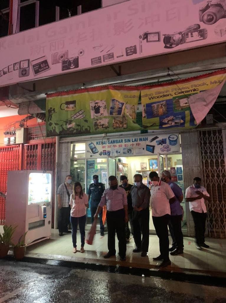 LAWATAN TURUN PADANG DATUK BANDAR KE PEKAN MANTIN