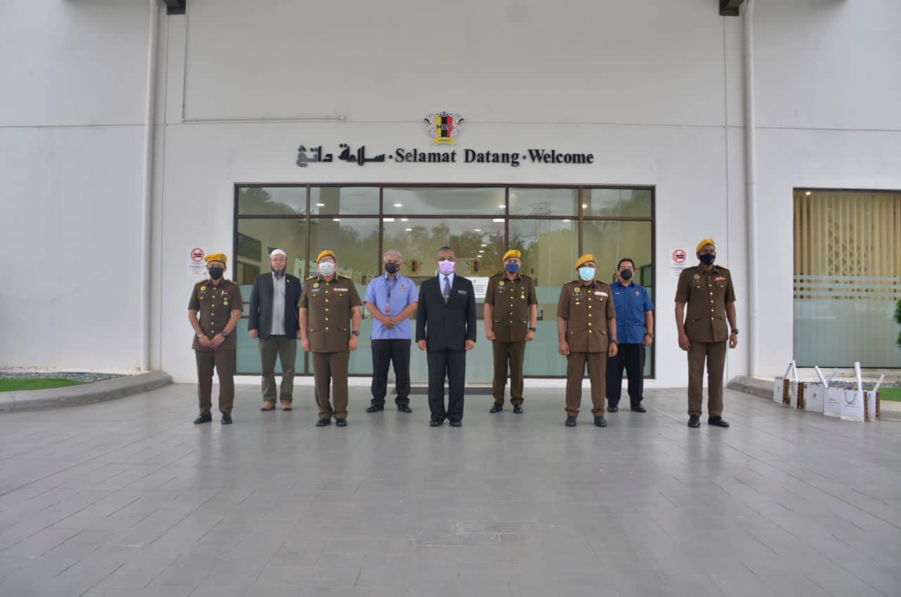 KUNJUNGAN HORMAT RELA KE ATAS DATUK BANDAR