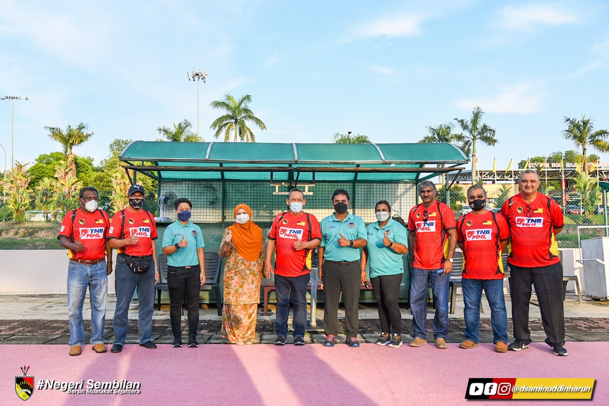 PASUKAN HOKI WANITA NEGERI SEMBILAN YANG BERJAYA MENGALAHKAN PASUKAN HOKI PULAU PINANG DALAM LIGA TNB MALAYSIA HOCKEY LEAGUE.