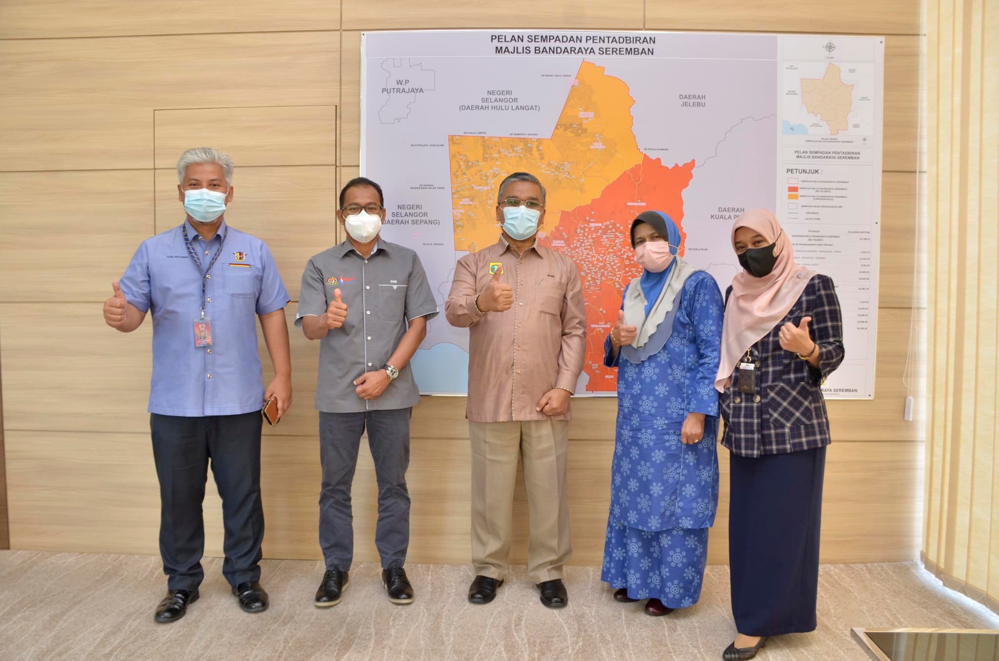 KUNJUNGAN HORMAT PENGARAH SURUHANJAYA KOPERASI MALAYSIA NEGERI SEMBILAN KE ATAS DATUK BANDAR