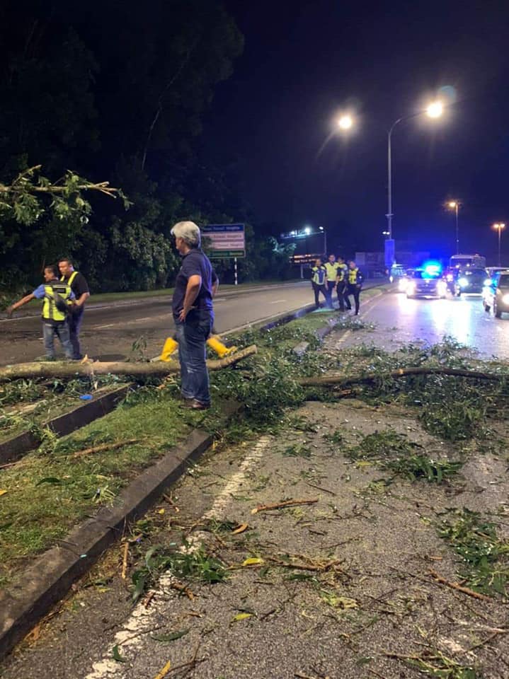 LAWATAN TURUN PADANG OPERASI BANJIR