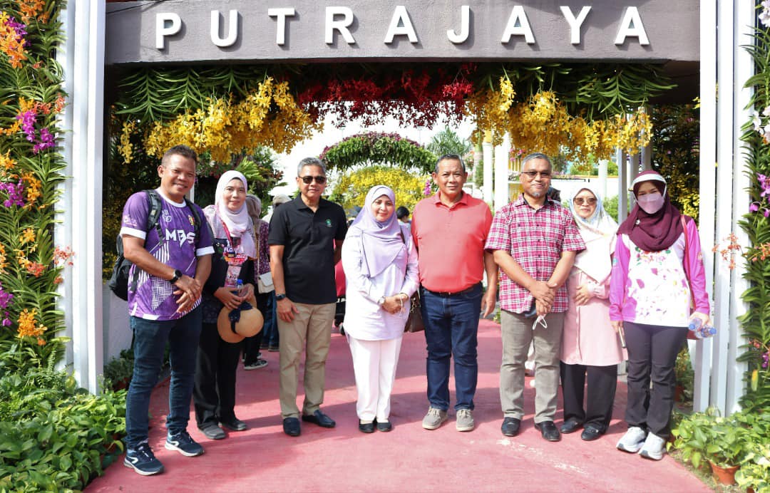 KUNJUNGAN DATUK BANDAR KE PESTA FLORIA PUTRAJAYA