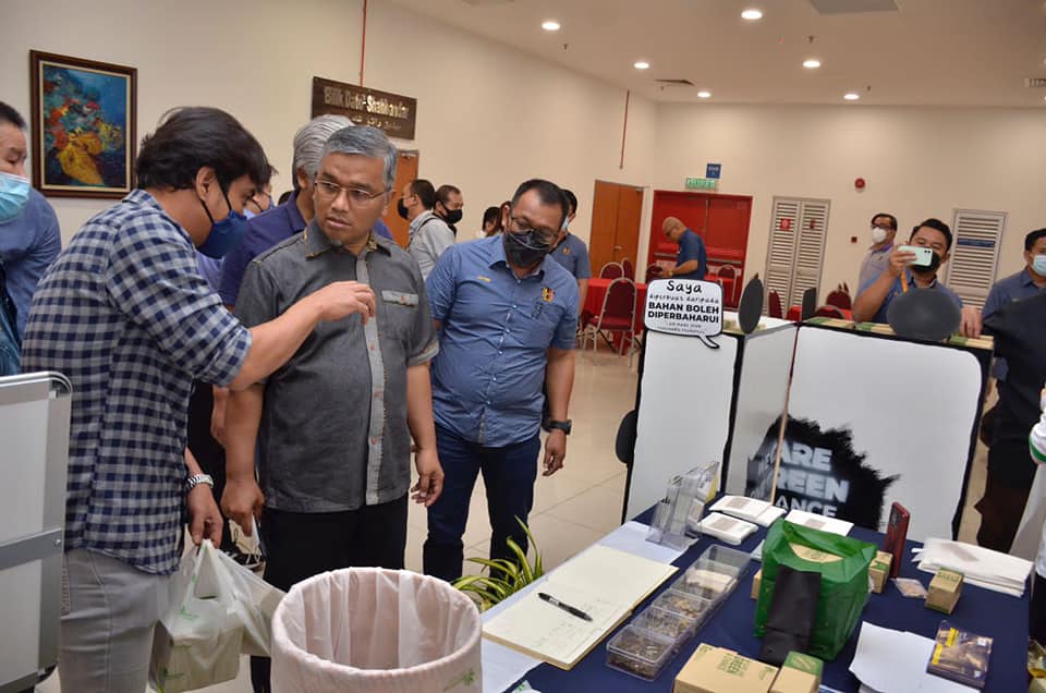 SEJARAH PENGAMBILAN PEMBERSIHAN AWAM DAN KUTIPAN SISA PEPEJAL OLEH SWCORP NEGERI SEMBILAN