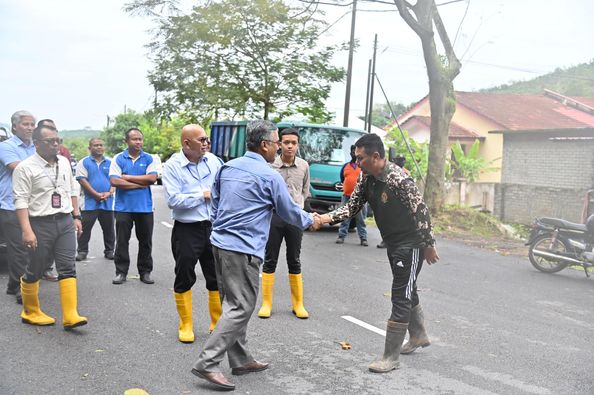 LAWATAN TURUN PADANG DATUK BANDAR MBS KE TAMAN SRI PULASAN