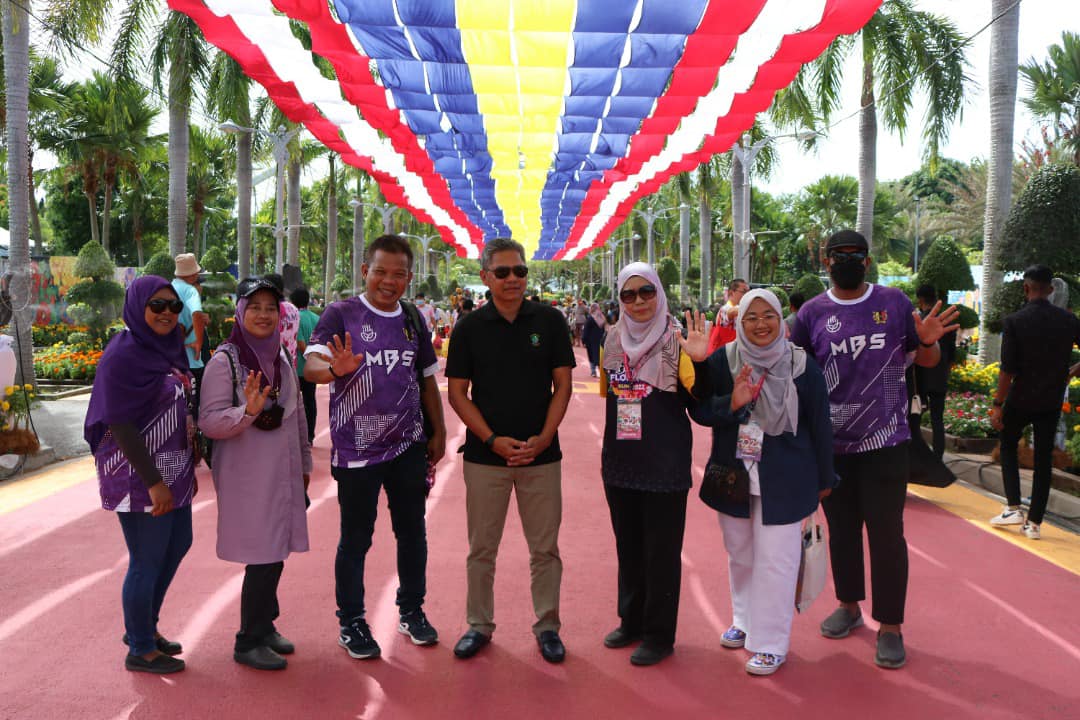 KUNJUNGAN DATUK BANDAR KE PESTA FLORIA PUTRAJAYA