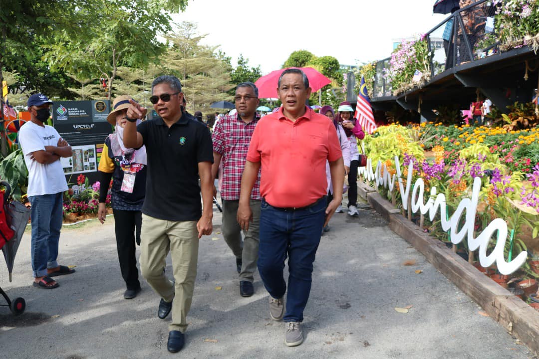KUNJUNGAN DATUK BANDAR KE PESTA FLORIA PUTRAJAYA