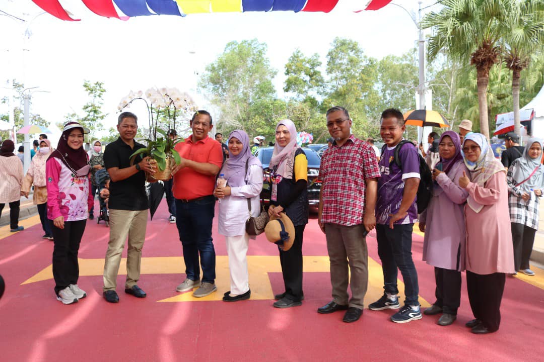 KUNJUNGAN DATUK BANDAR KE PESTA FLORIA PUTRAJAYA