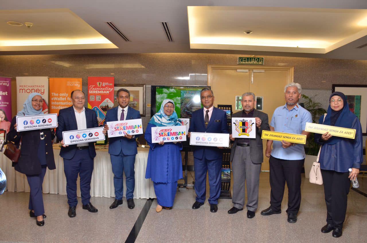 MAJLIS MENANDATANGANI MEMORANDUM PERSEFAHAMAN MOU DI ANTARA UITM DAN MBS