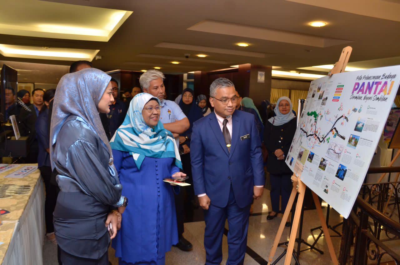 MAJLIS MENANDATANGANI MEMORANDUM PERSEFAHAMAN MOU DI ANTARA UITM DAN MBS