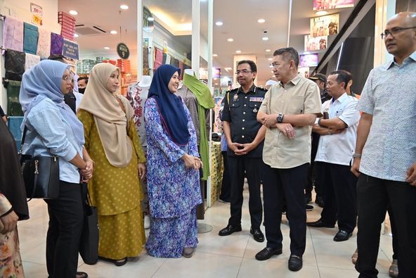SESI WALKABOUT BAZAR RAMADHAN RAHMAH (BRR) & PROGRAM INISIATIF PENDIGITALAN SEKTOR PERUNCITAN (REDI) PERINGKAT NEGERI SEMBILAN