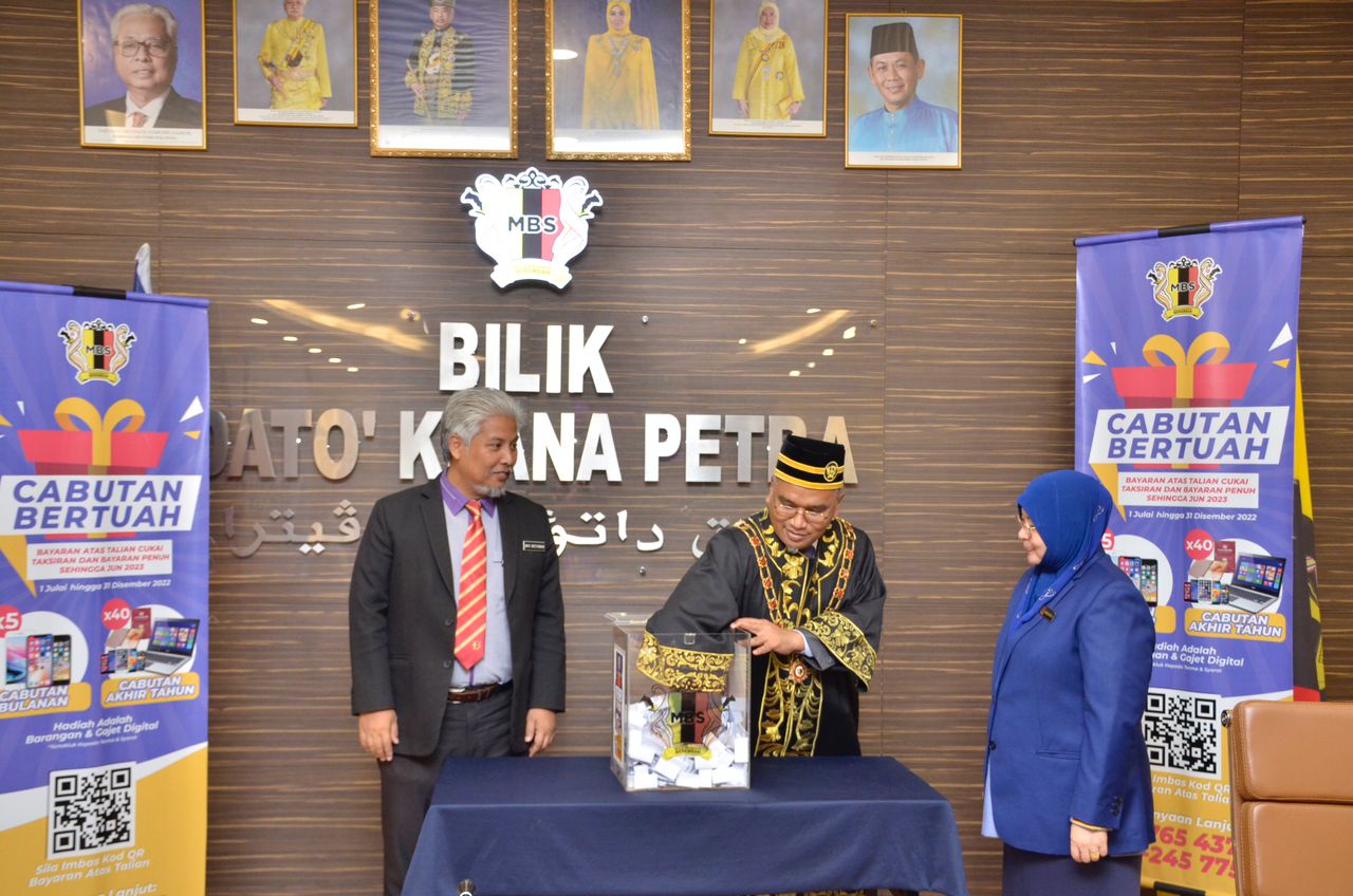NAMA PEMENANG BAGI KEMPEN CABUTAN BERTUAH KEPADA PEMBAYAR SECARA ATAS TALIAN DENGAN BAYARAN PENUH CUKAI TAKSIRAN SEHINGGA 30 JUN 2023 BAGI BAGI BULAN OKTOBER 2022
