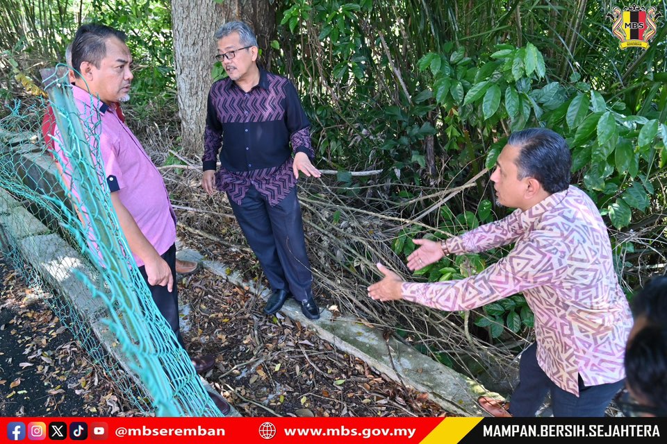 LAWATAN TURUN PADANG DATUK BANDAR