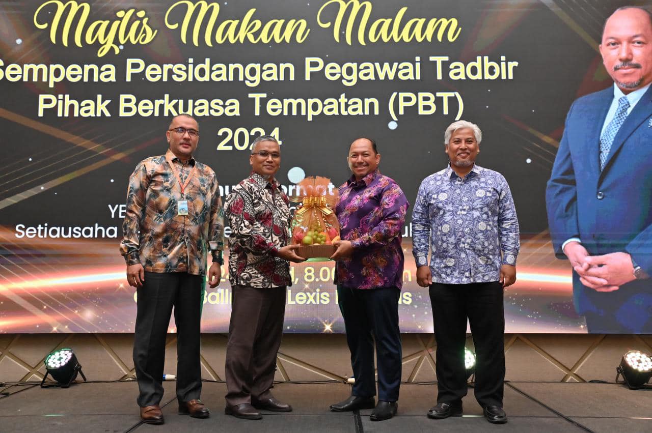 Pegawai Tadbir 2