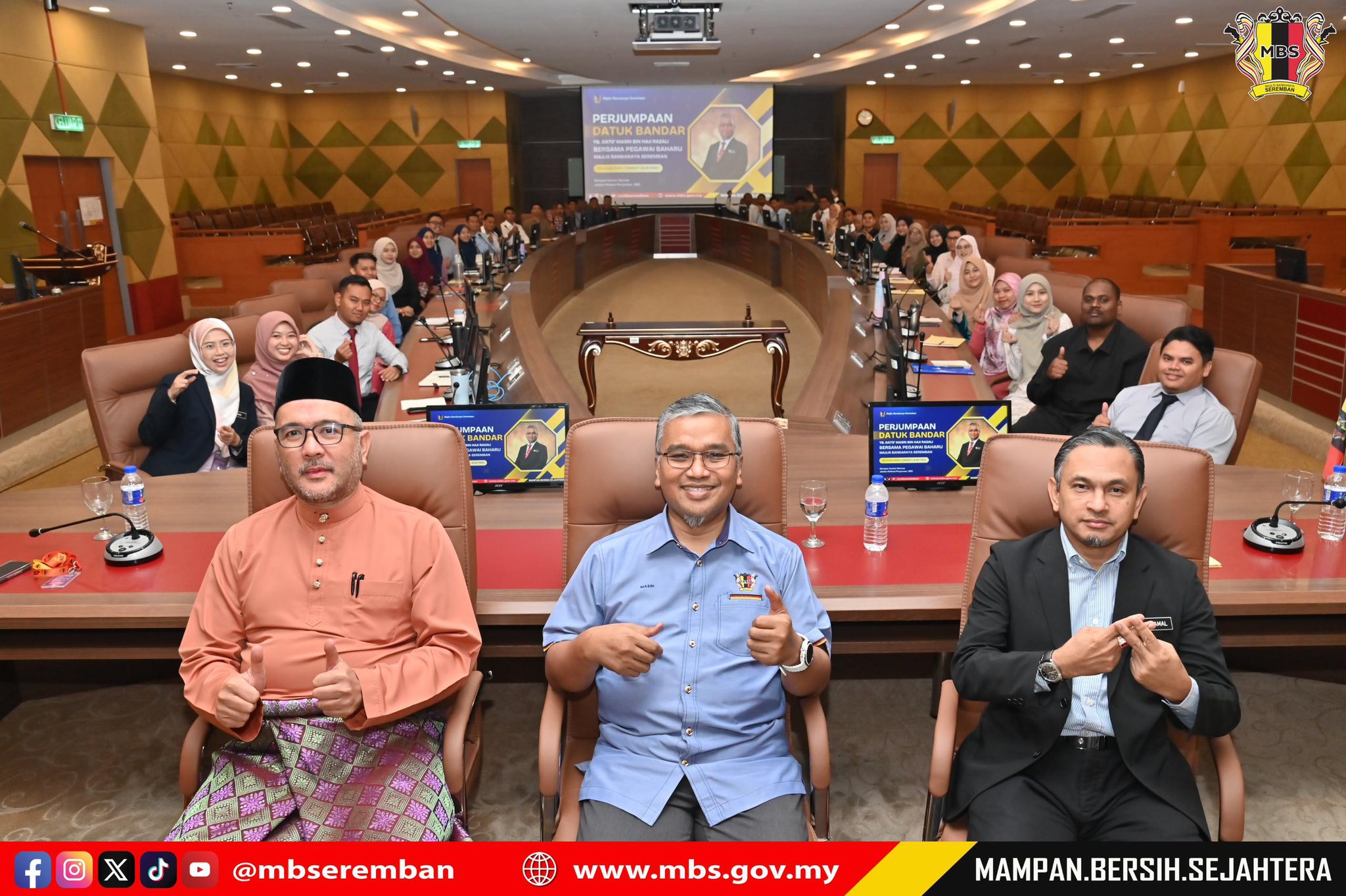 SESI PERJUMPAAN PEGAWAI - PEGAWAI BAHARU BERSAMA DATUK BANDAR MAJLIS BANDARAYA SEREMBAN