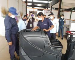 PENYERAHAN MESIN SCRUBBER