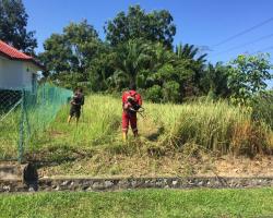 KERJA-KERJA PEMBERSIHAN SEMAK SAMUNTANAH LOT KOSONG