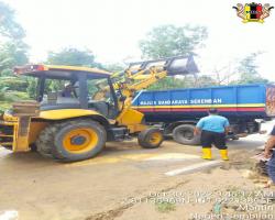 PEMBERSIHAN KAWASAN BANJIR DI KAWASAN PERINDUSTRIAN BT 8 MANTIN