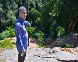 TANAH RUNTUH.