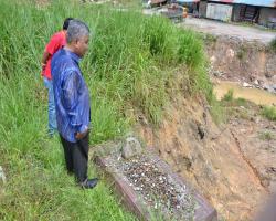 TANAH RUNTUH