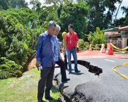 TANAH RUNTUH.