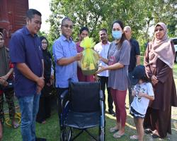 LAWATAN PEMBERIAN SUMBANGAN KERUSI RODA DI KAWASAN TAMAN MANTIN DALAM
