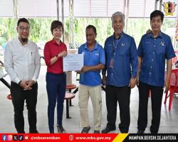 MAJLIS PENYERAHAN SURAT TAWARAN KEPADA PENIAGA