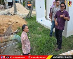 DATUK BANDAR TINJAU PROJEK MENAIKTARAF LONGKANG MONSOON KG. JIBOI