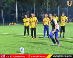 PERLAWANAN PERSAHABATAN BOLA SEPAK BERSAMA PEJABAT MENTERI BESAR NEGERI SEMBILAN