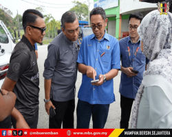 KACAUGANGGU BAU BUSUK AIR SUNGAI DI KAMPUNG KAYU ARA