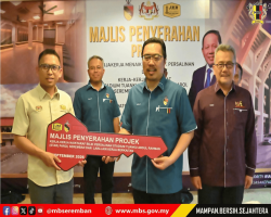 MAJLIS PENYERAHAN KERJA-KERJA PROJEK MENAIKTARAF STADIUM TUANKU ABDUL RAHMAN PAROI, NEGERI SEMBILAN DARUL KHUSUS