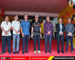 MAJLIS PENYERAHAN KERJA-KERJA PROJEK MENAIKTARAF STADIUM TUANKU ABDUL RAHMAN PAROI, NEGERI SEMBILAN DARUL KHUSUS