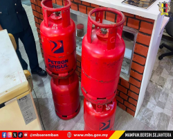 MBS SITA PREMIS MAKANAN DAN MINUMAN DIKENDALIKAN WARGA ASING